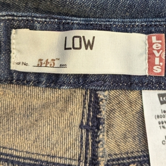 Levi's Low 545 Distressed Medium Wash Women's Summer Shorts (8) - Picture 4 of 6